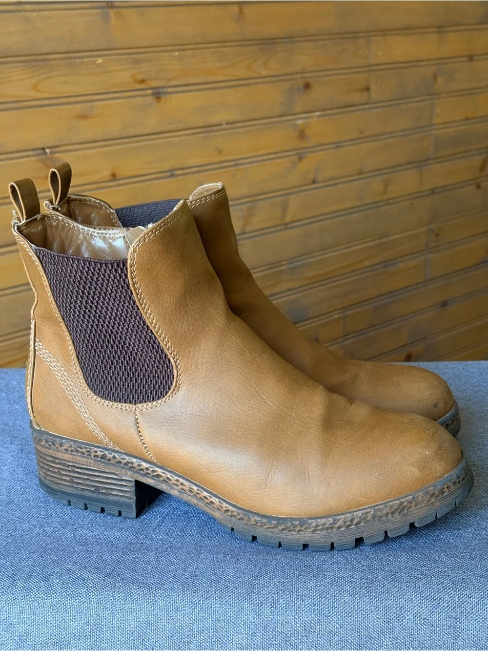 ANDIAMO Kelsey Tan Brown Leather Lug Sole Chelsea Boots Size 7.5